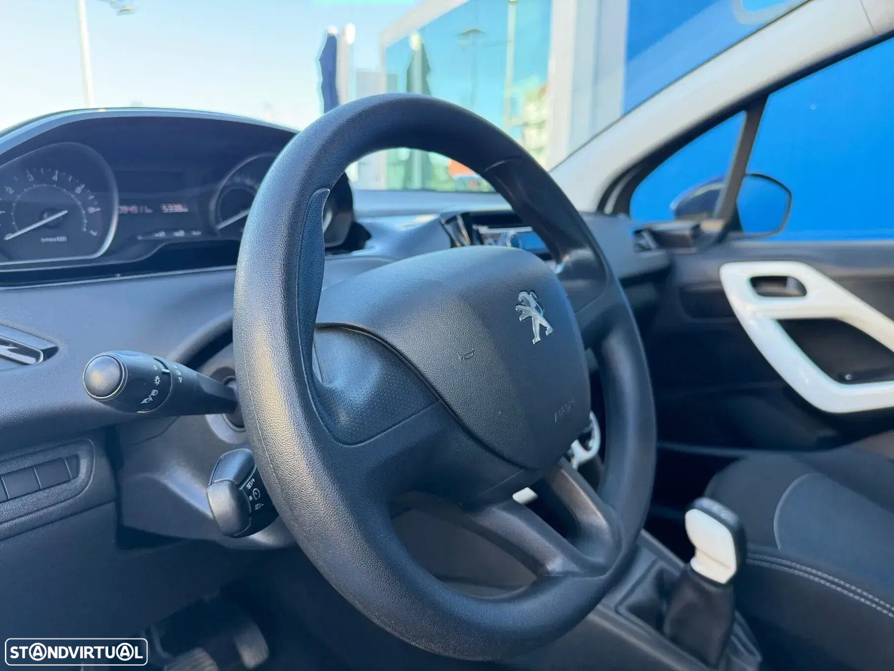 Peugeot 208 - 6