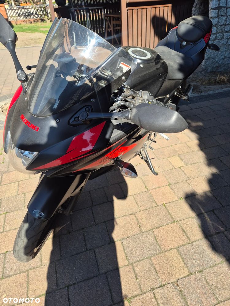 Suzuki GSX - 17