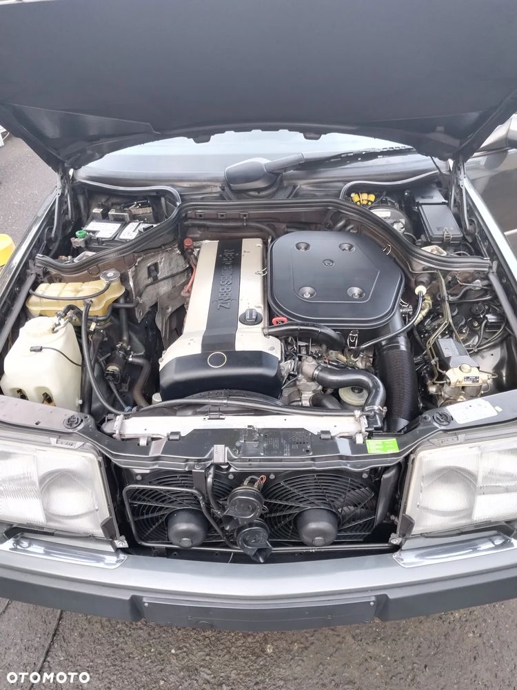 Mercedes-Benz W124 (1984-1993) - 32
