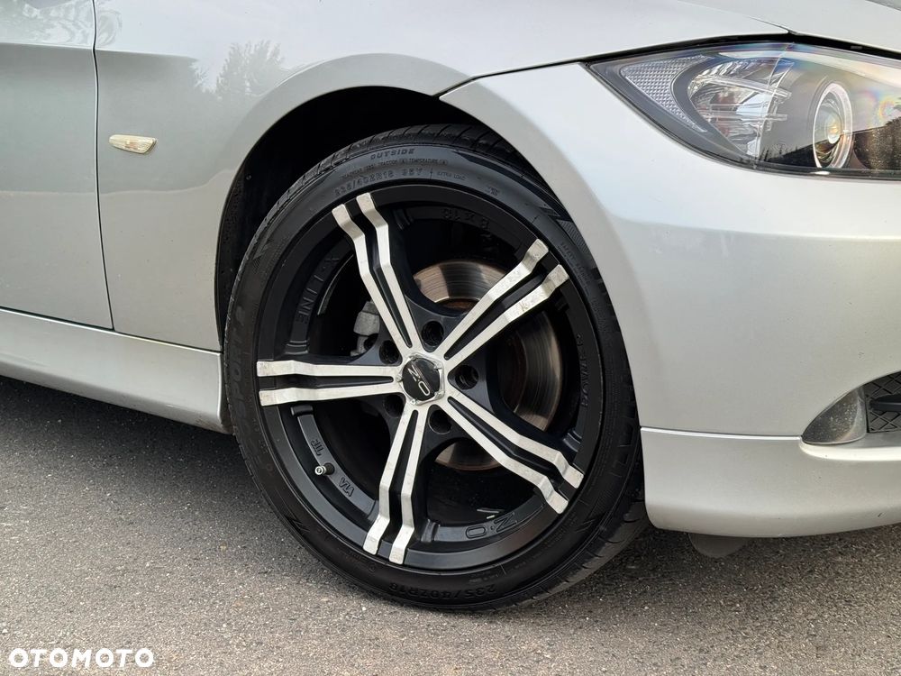 BMW Seria 3 320i - 9