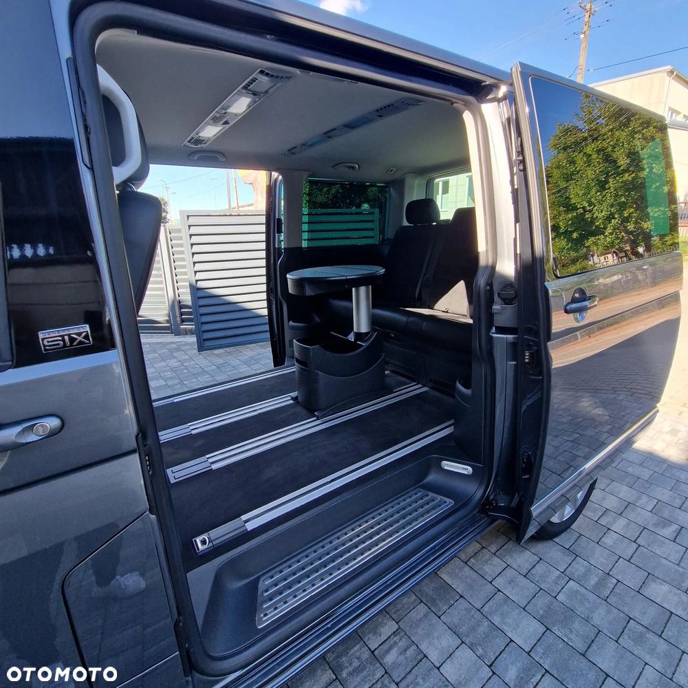 Volkswagen Multivan - 26