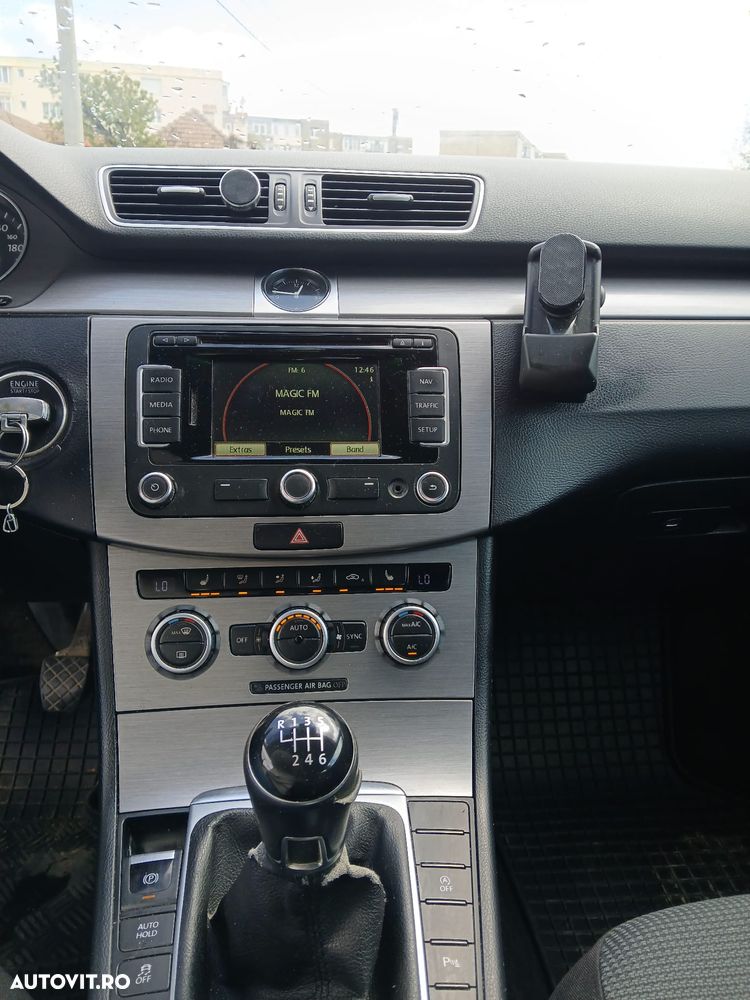Volkswagen Passat 2.0 TDI Blue TDI Comfortline - 3