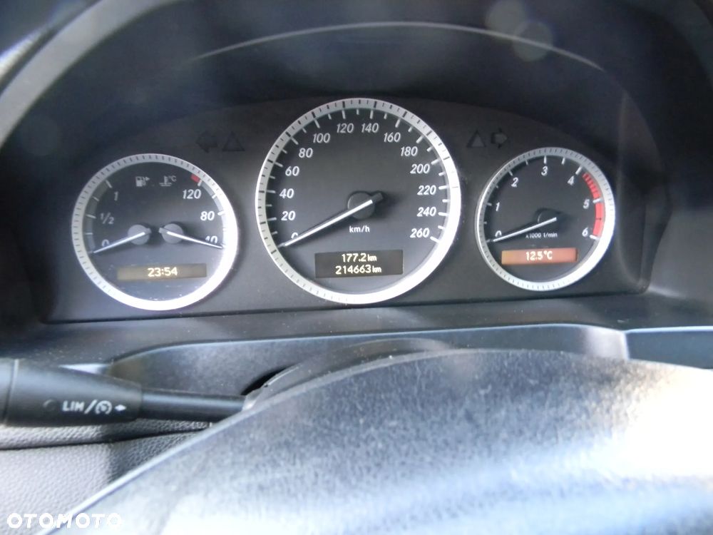 Mercedes-Benz Klasa C 200 CDI DPF Avantgarde - 24