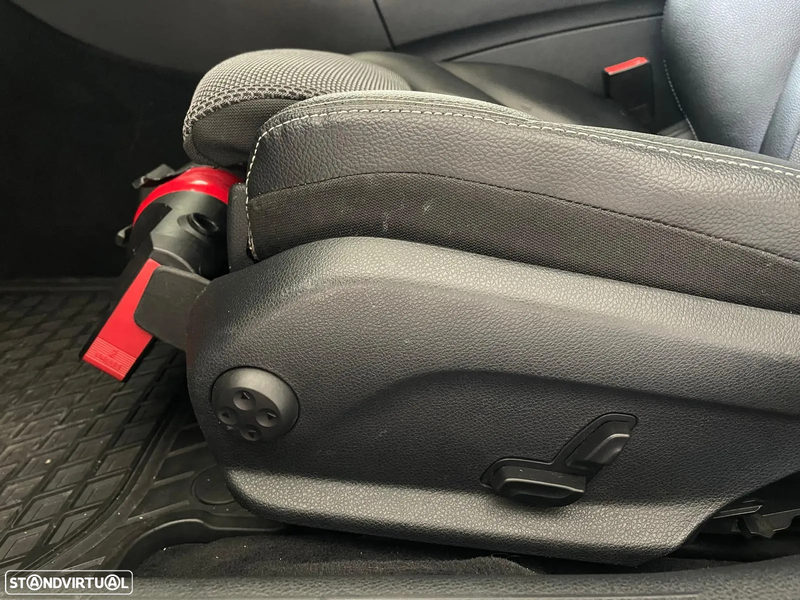 Mercedes-Benz C 220 (BlueTEC) d 7G-TRONIC Avantgarde - 26