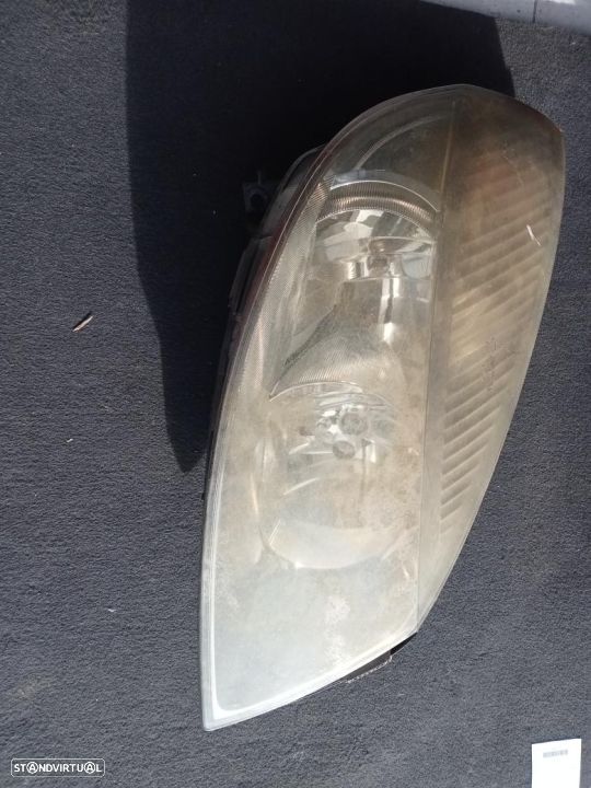 Farol direito Renault Scenic II 03- / 7701065914 - 1