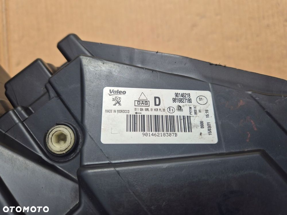 Peugeot Rifter lampa prawa.Soczewka H7.LED. OE. - 8