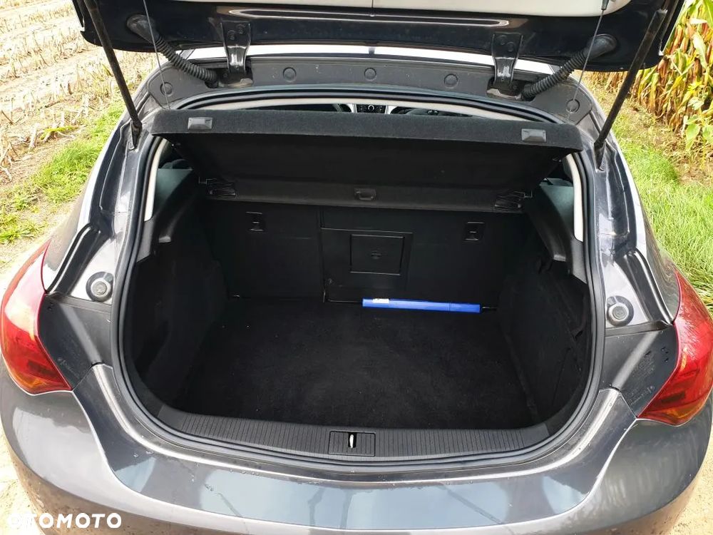 Opel Astra IV 1.4 T Cosmo - 14