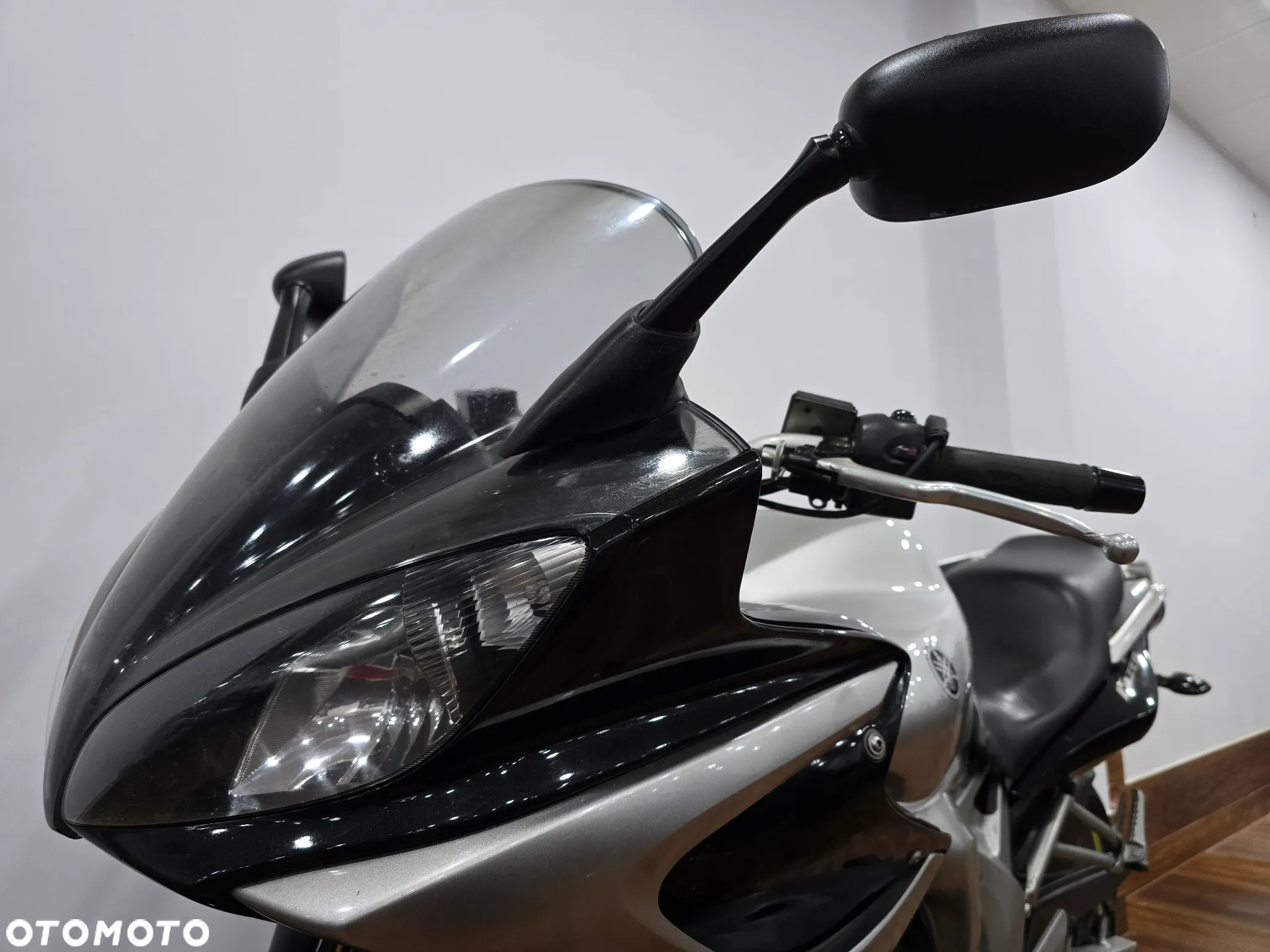 Yamaha FZ - 19