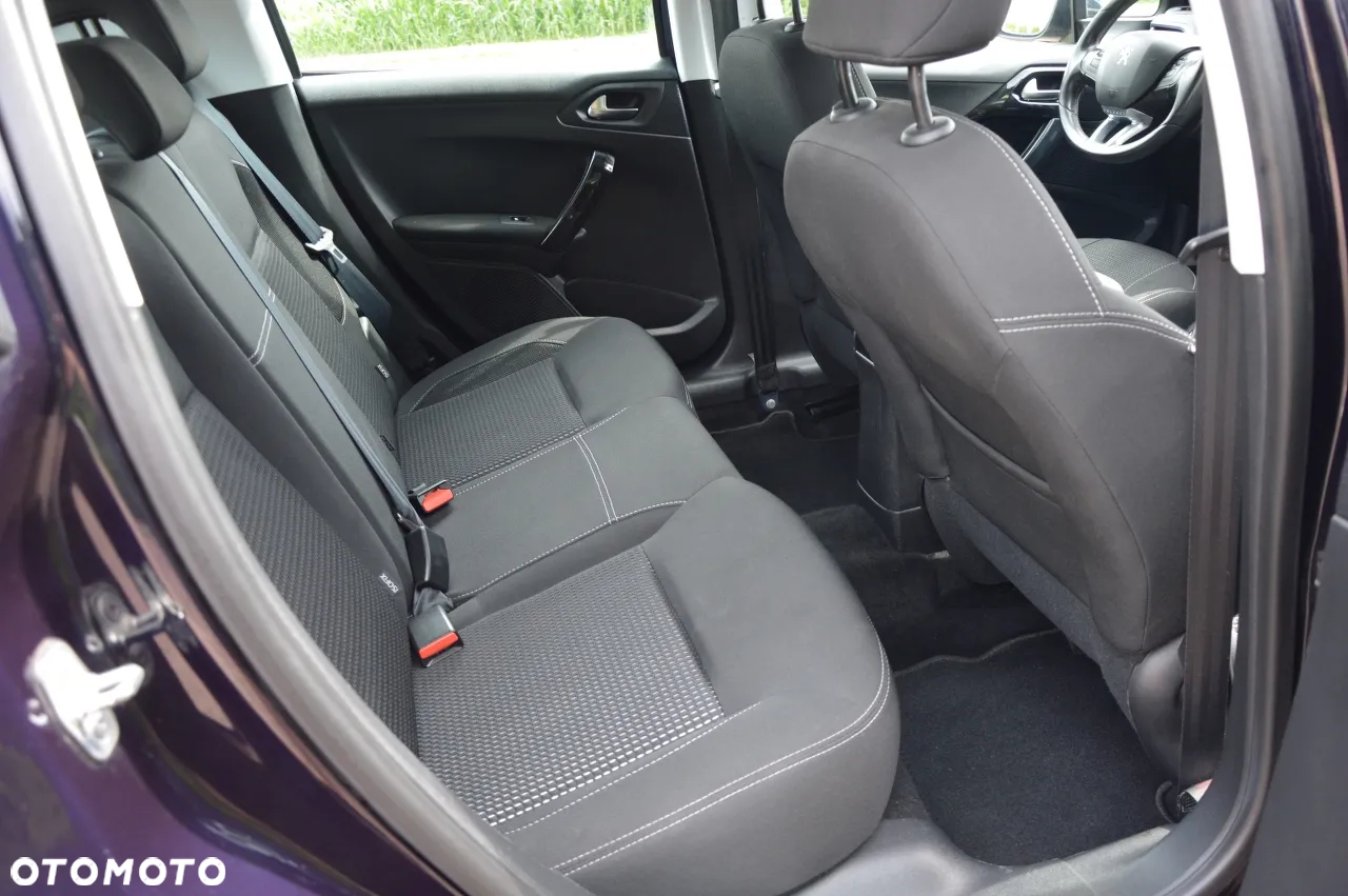 Peugeot 208 1.2 PureTech Allure - 15