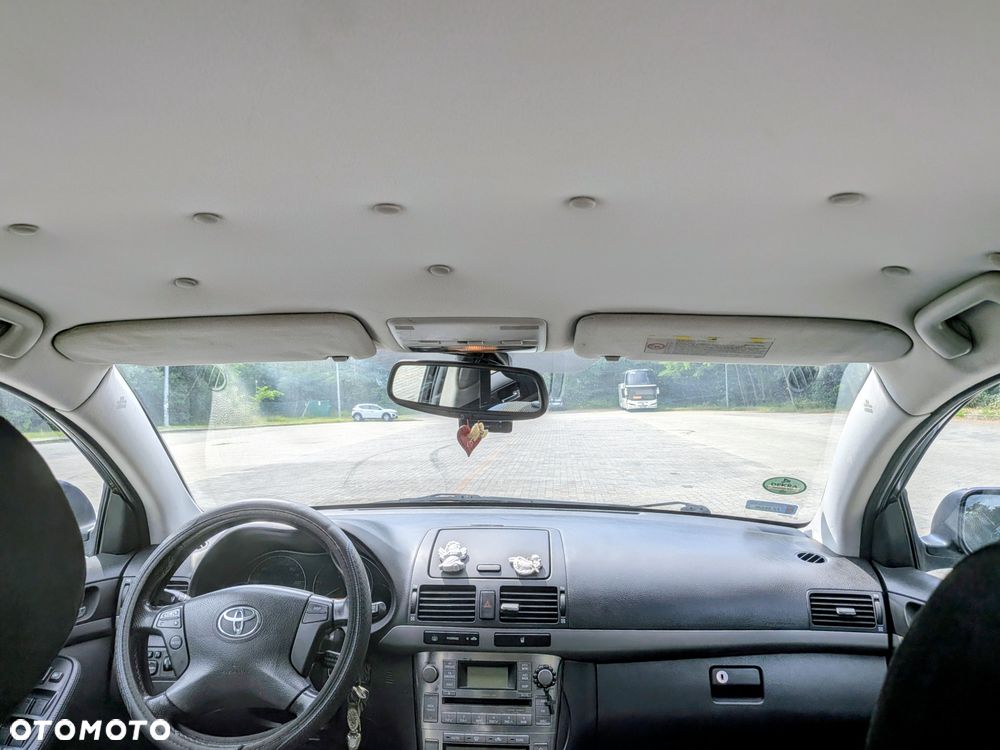 Toyota Avensis - 6