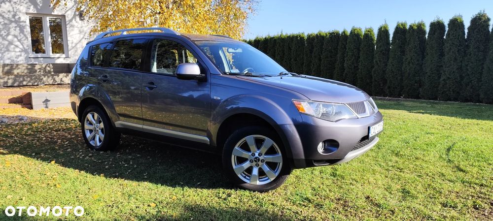Mitsubishi Outlander 2.4 Invite 2WD - 1