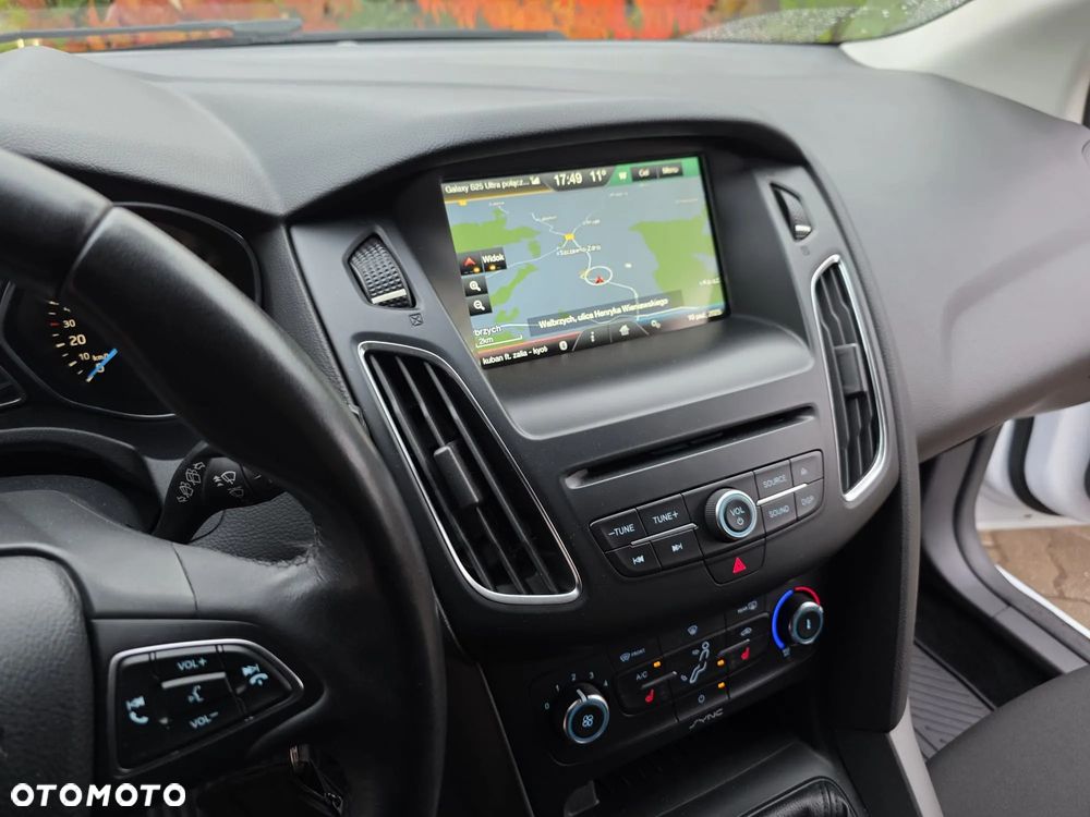 Ford Focus 1.5 EcoBlue Start-Stopp-System TITANIUM - 11