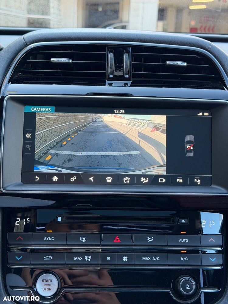 Jaguar F-Pace 30d AWD R-Sport - 32