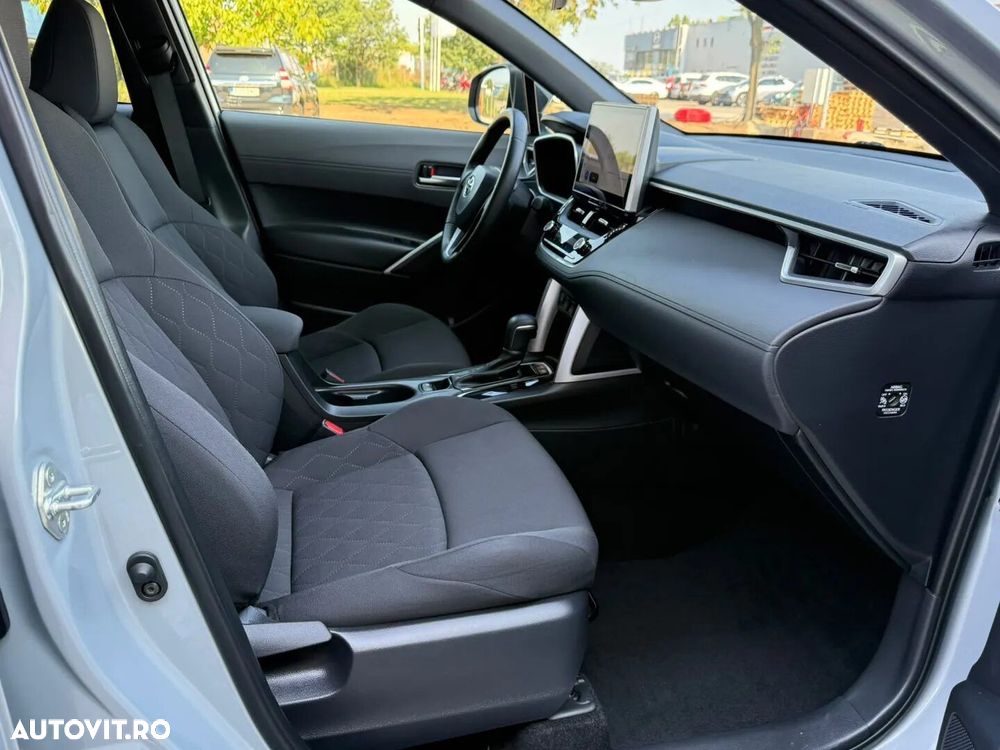Toyota Corolla Cross - 17