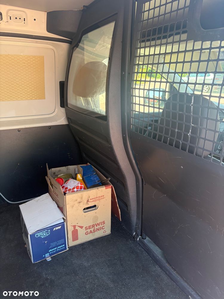 Volkswagen Caddy - 27