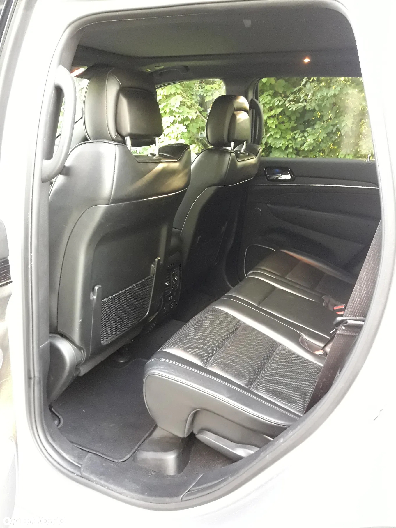 Jeep Grand Cherokee 5.7 V8 HEMI Overland Summit - 19