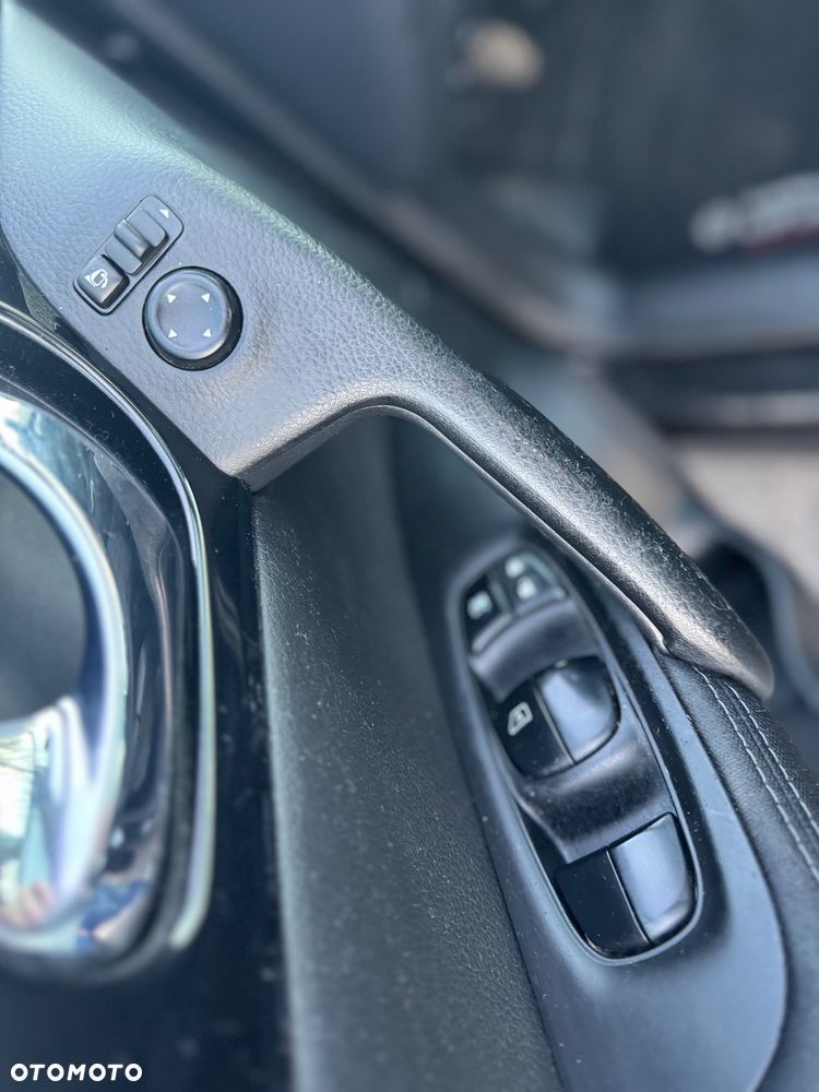 Nissan Qashqai 1.2 DIG-T N-Connecta - 15