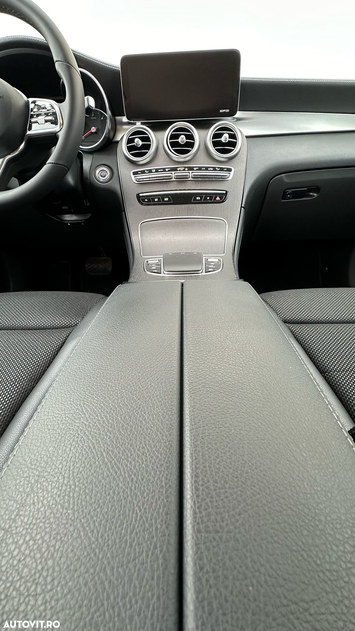 Mercedes-Benz GLC - 28