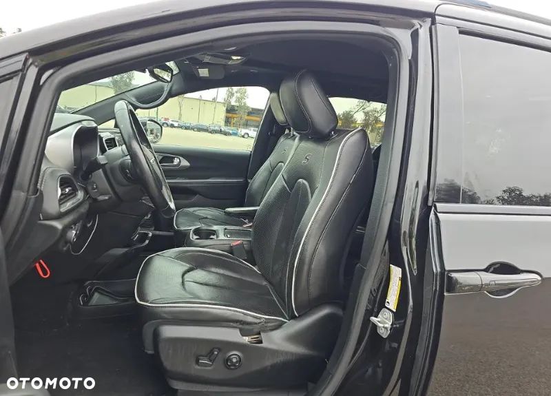 Chrysler Pacifica - 7