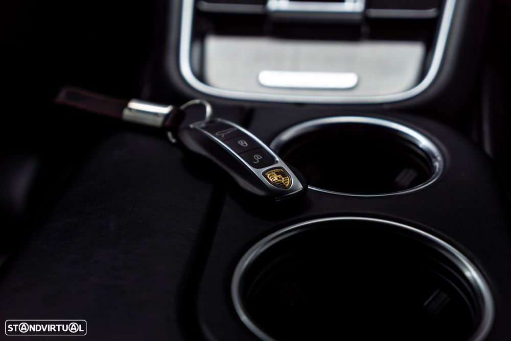 Porsche Panamera 4 S - 27