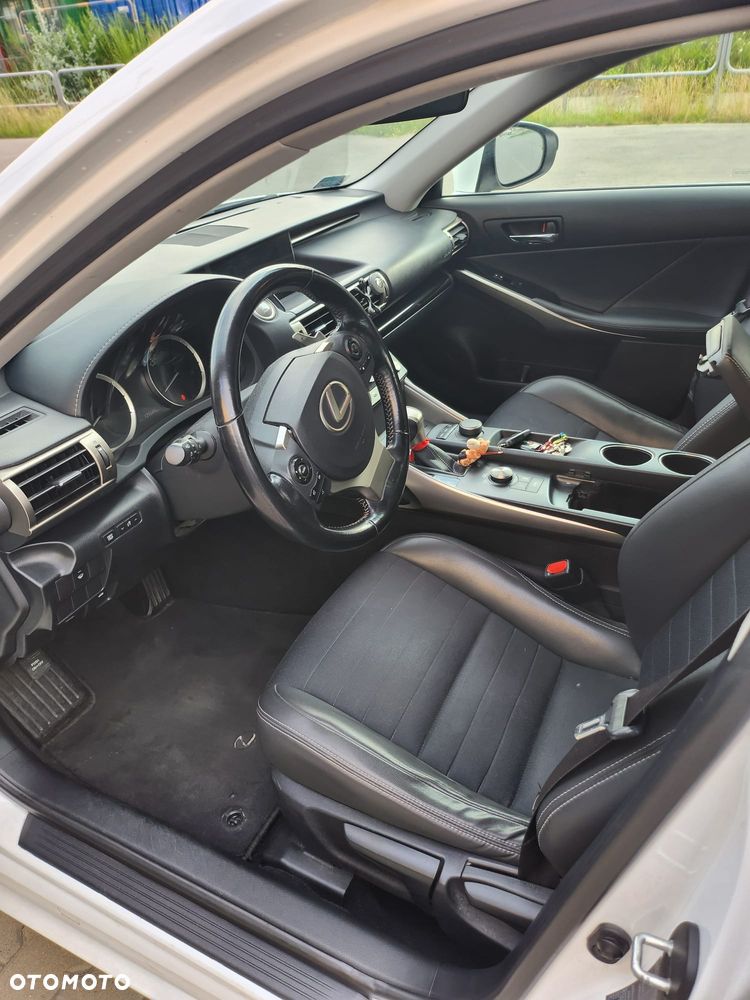 Lexus IS 200t Comfort - 3