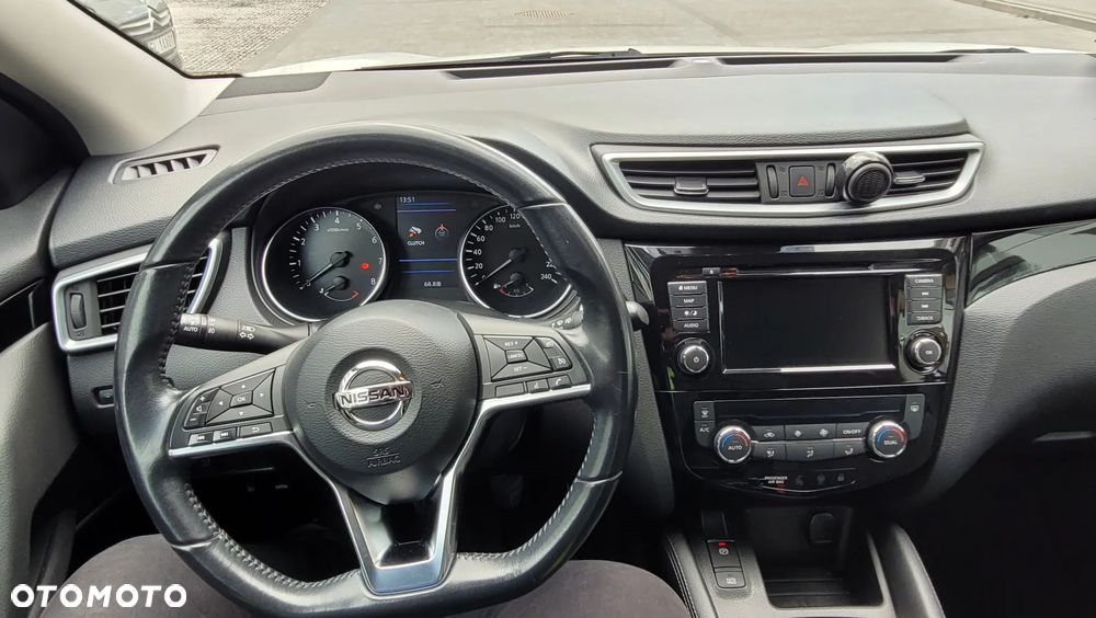 Nissan Qashqai 1.3 DIG-T N-Connecta - 10