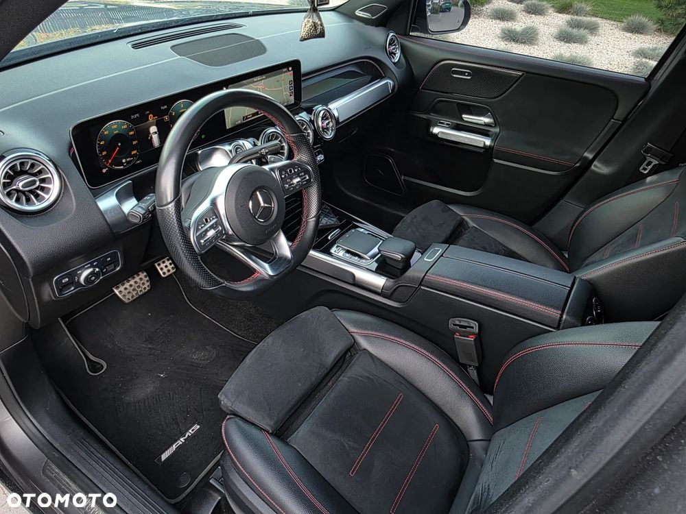 Mercedes-Benz GLB - 23