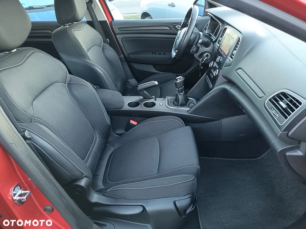 Renault Megane TCe 140 GPF LIMITED - 11