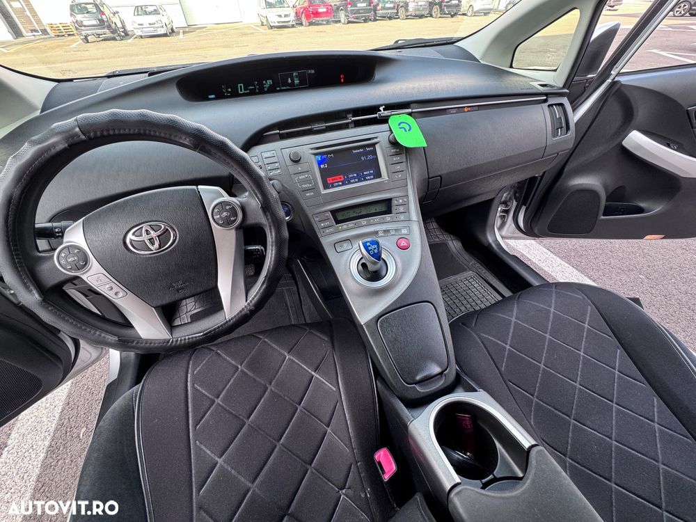 Toyota Prius HSD Sol - 5