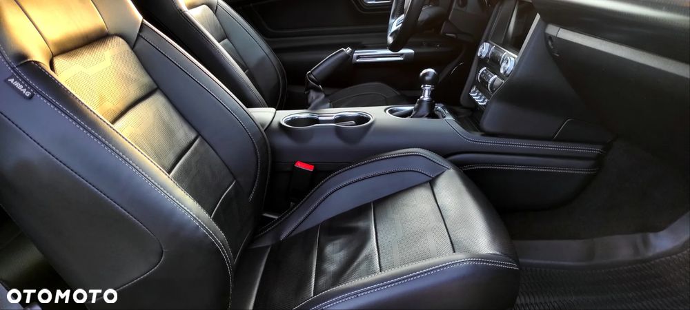 Ford Mustang 5.0 V8 GT - 18