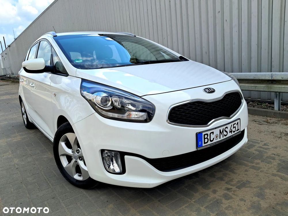 Kia Carens 1.6 GDI Dream Team Edition - 1