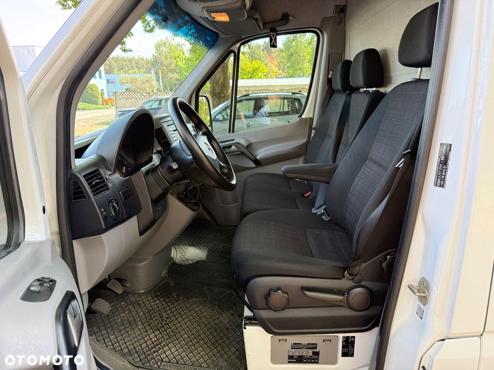 Mercedes-Benz Sprinter - 9