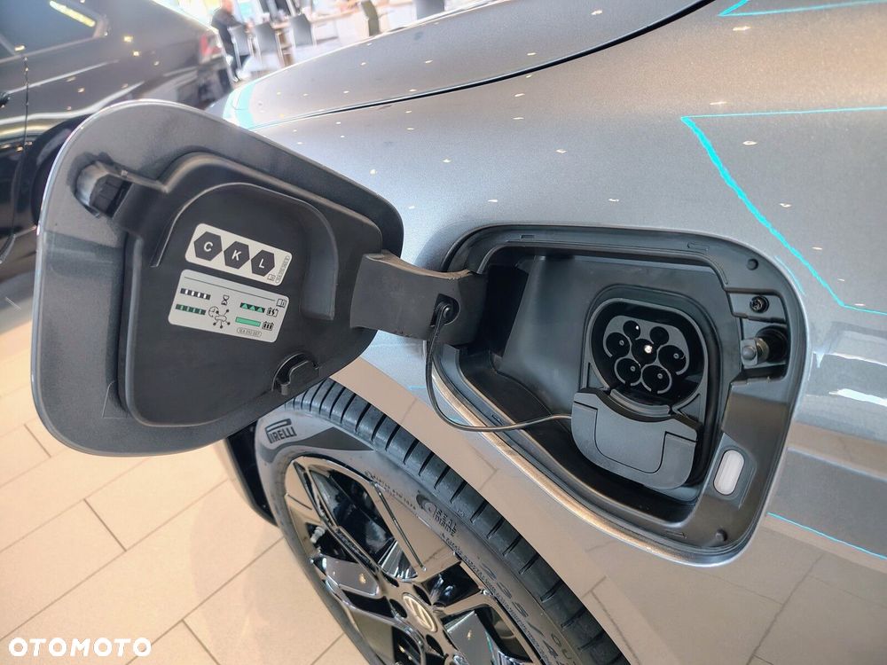 Volkswagen Passat - 11