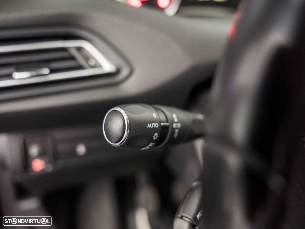 Peugeot 308 SW 1.5 BlueHDi Allure - 17