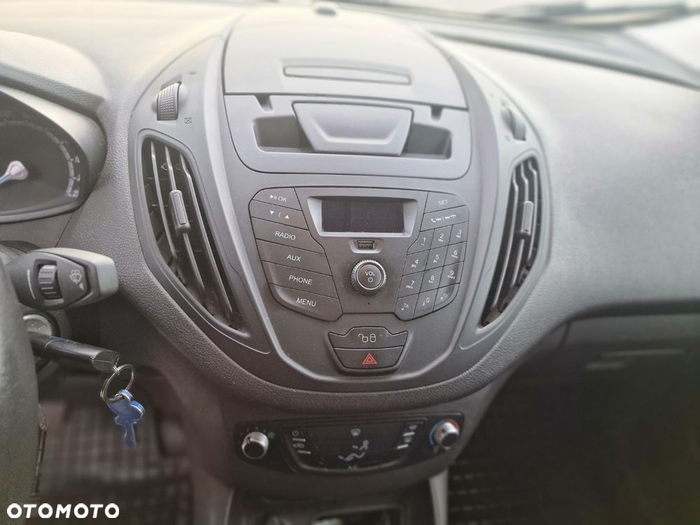 Ford Courier - 15