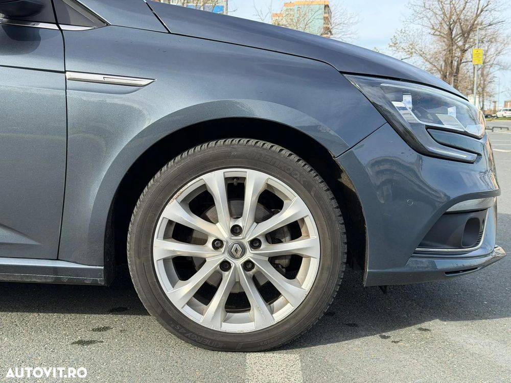Renault Megane Grandtour TCe 140 GPF INTENS - 24