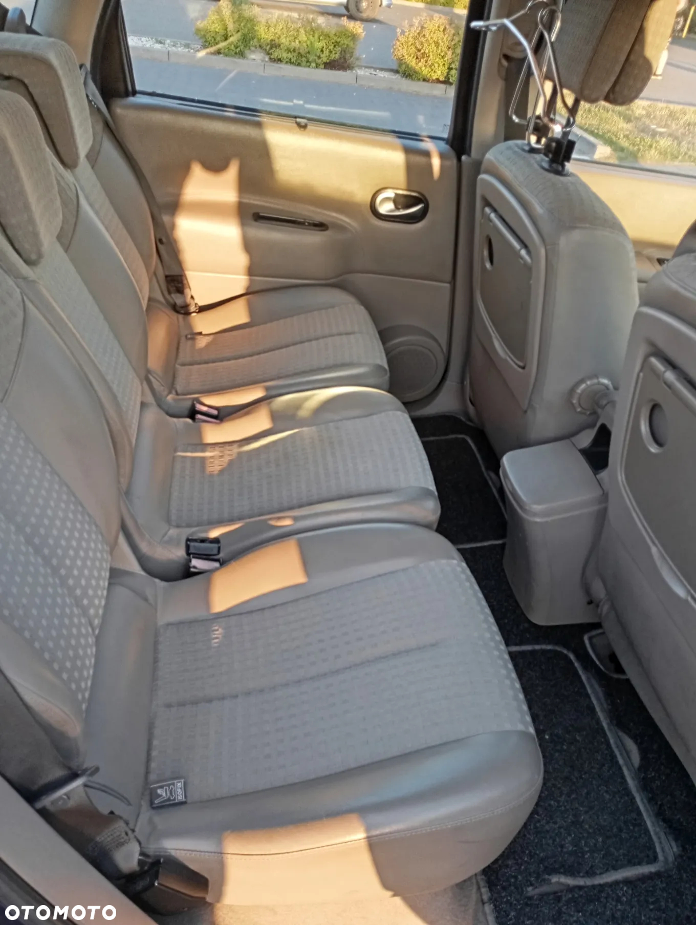 Renault Scenic 2.0 16V Luxe Privilege - 8