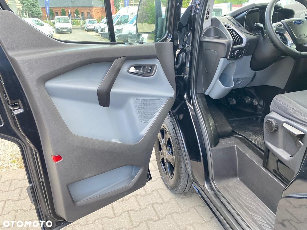 Ford TRANSIT CUSTOM - 11