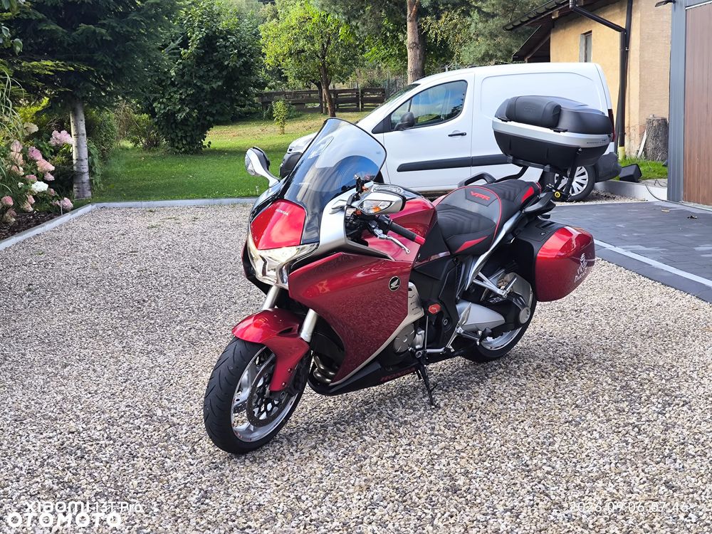 Honda VFR - 3