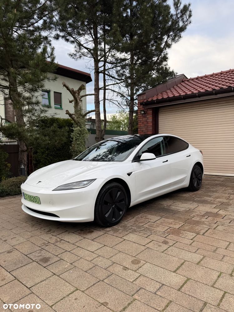 Tesla Model 3 - 1