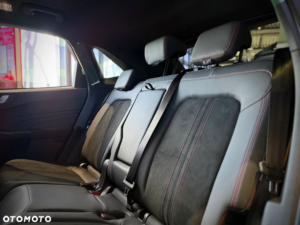 Ford Kuga 2.5 FHEV AWD ST-Line X - 22