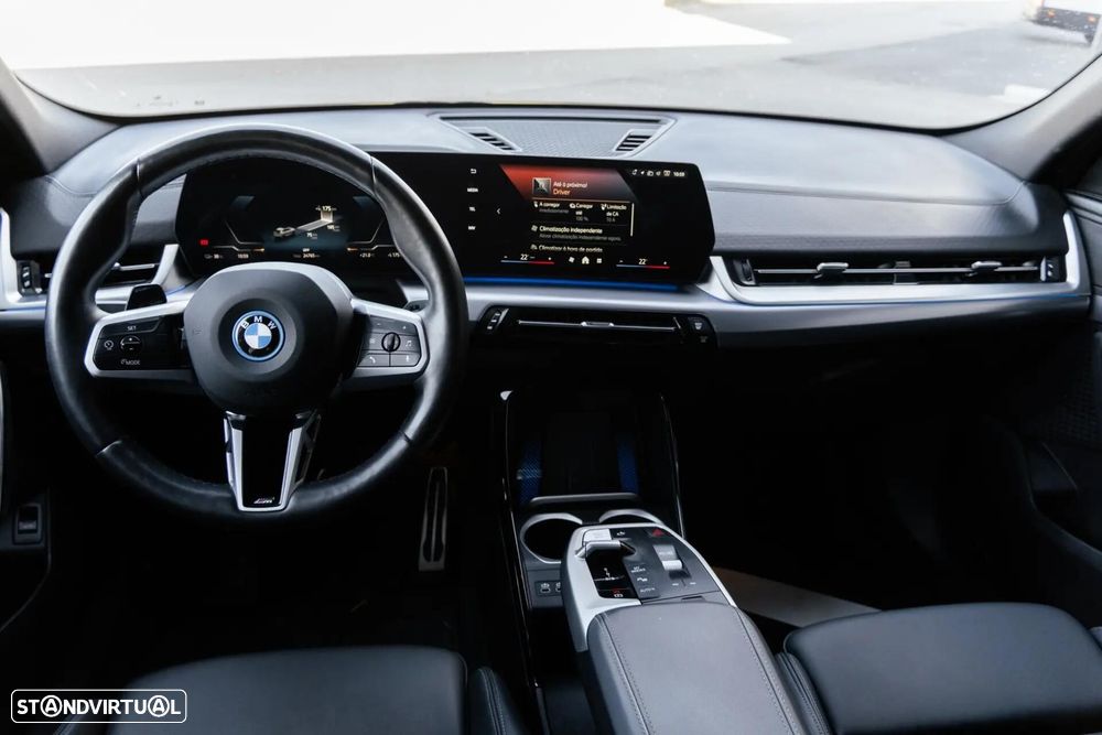 BMW iX2 eDrive20 Pack Desportivo M Pro - 11