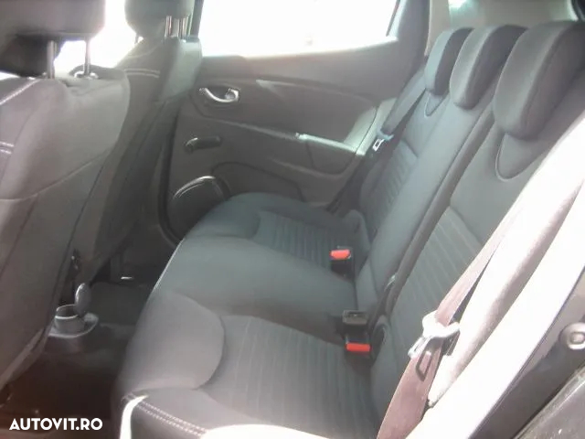 Renault Clio - 13
