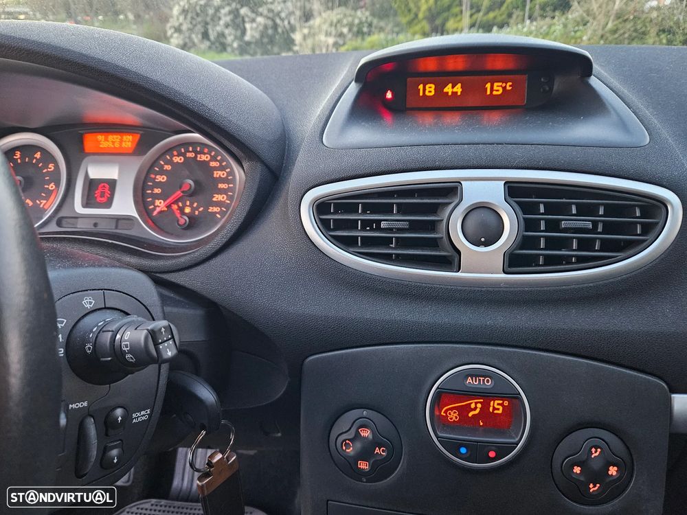 Renault Clio 1.2 16V Dynamique - 12