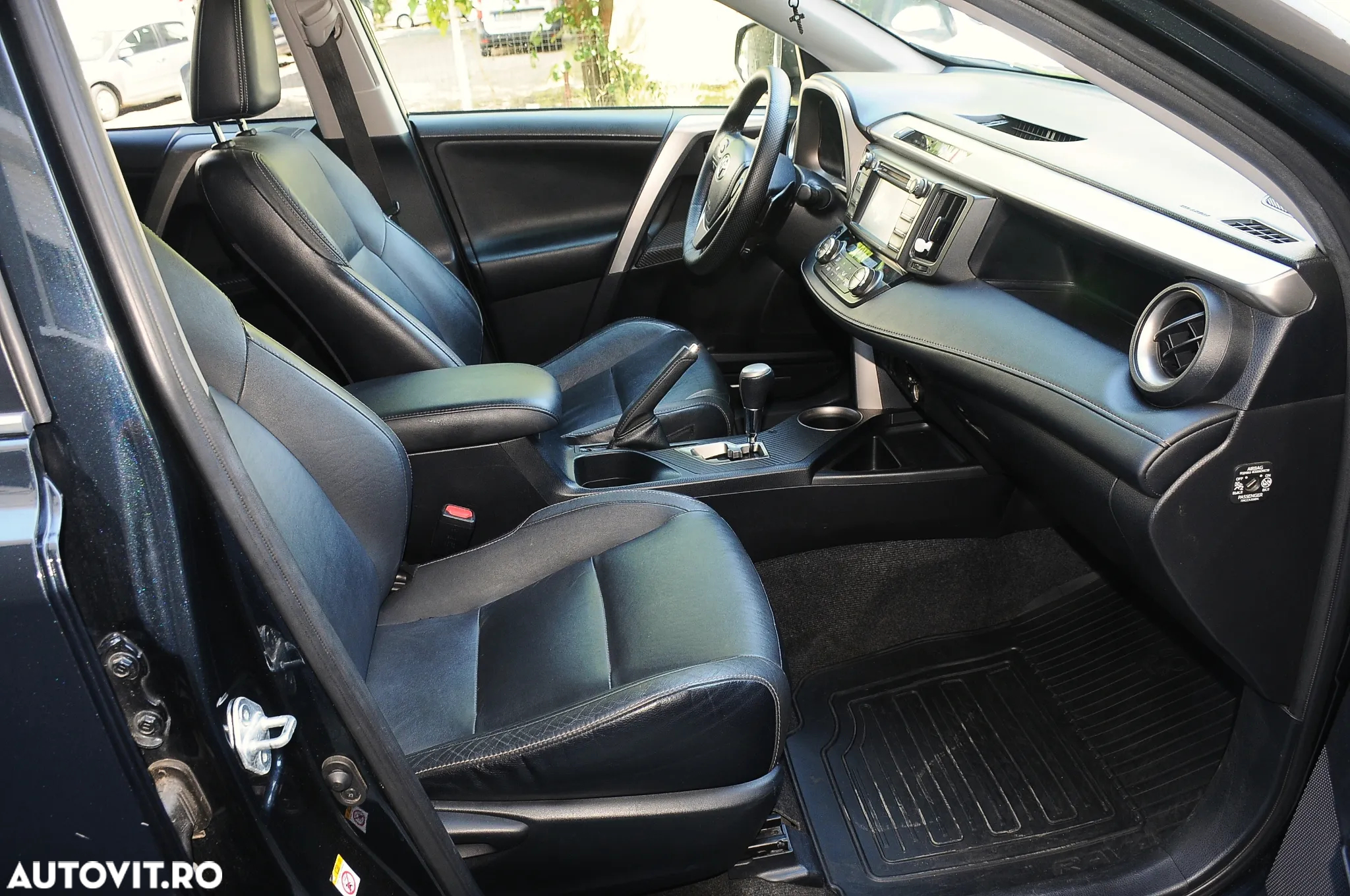 Toyota RAV4 2.2 D-4CAT 4WD Aut Luxury - 15