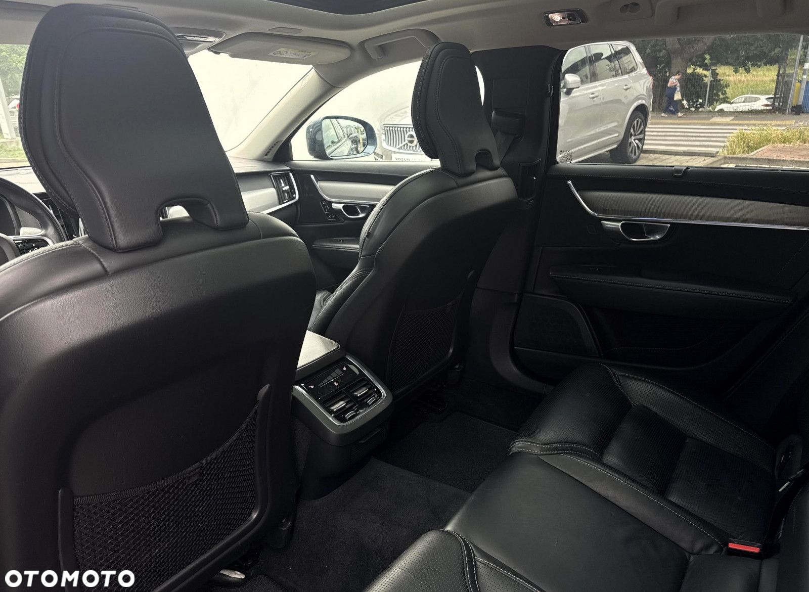Volvo V90 Cross Country - 32