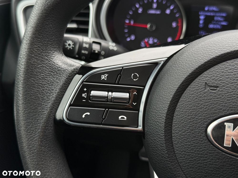Kia Ceed - 31