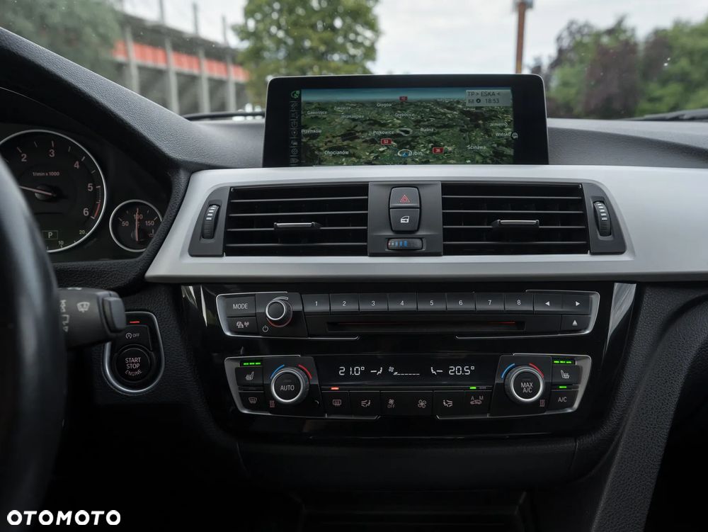BMW Seria 3 318d Luxury Line - 24