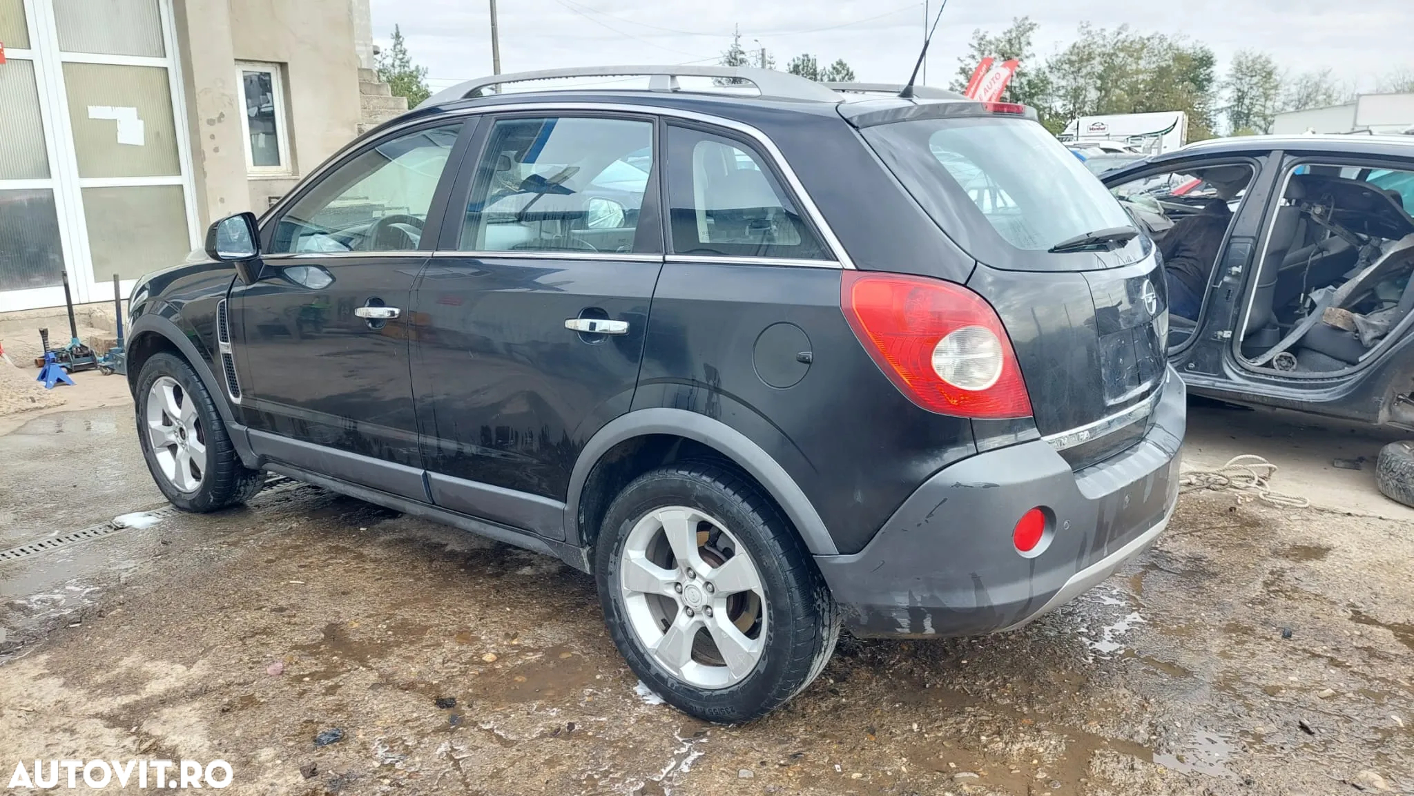 Dezmembram Opel Antara an 2008 motor 2.0 Cdti cutie 4x4 Automata - 9