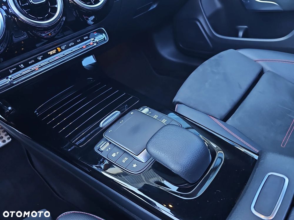 Mercedes-Benz CLA 220 AMG Line 7G-DCT - 21